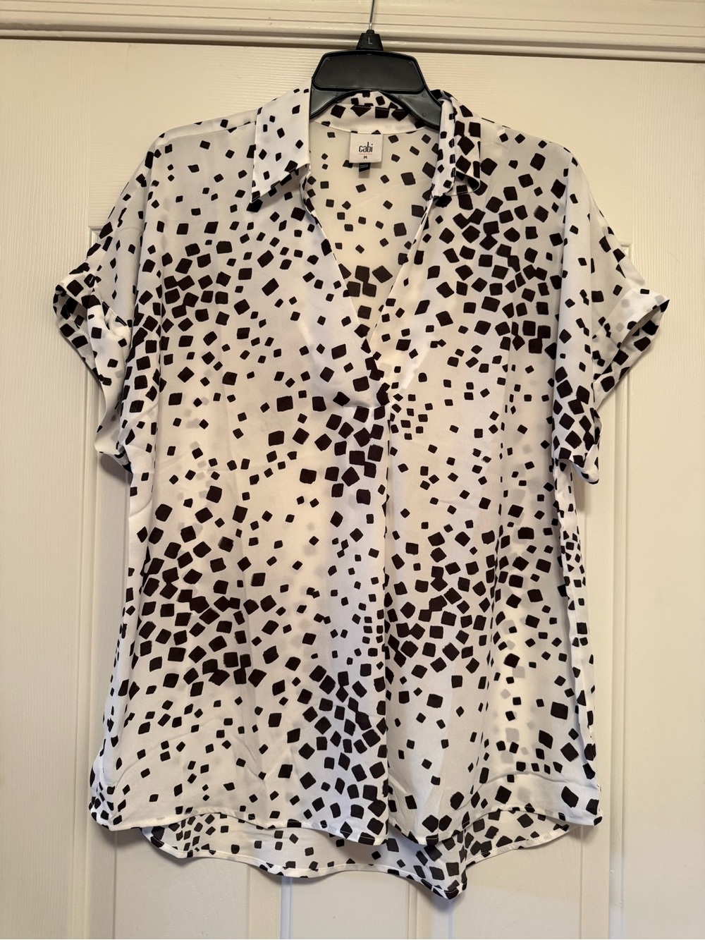 Cabi Womenās White & Black Printed Short Sleeve Blouse-Size Medium-#6505